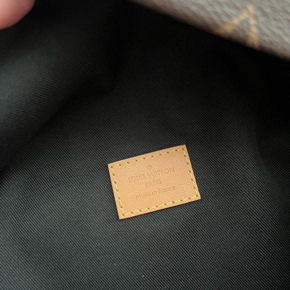 LV Bumbag - Picture 5 of 7